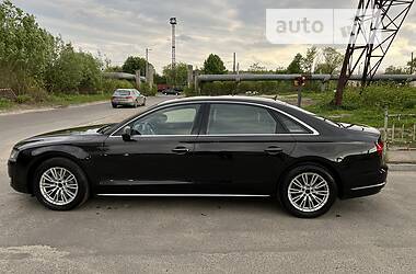 Седан Audi A8 2017 в Львові