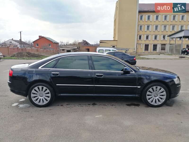 Седан Audi A8 2004 в Кривом Роге