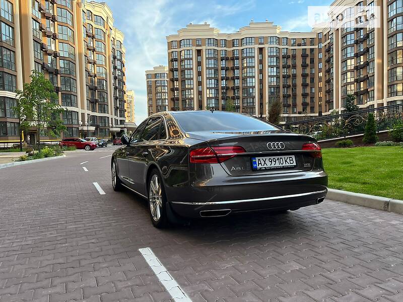 Седан Audi A8 2014 в Києві