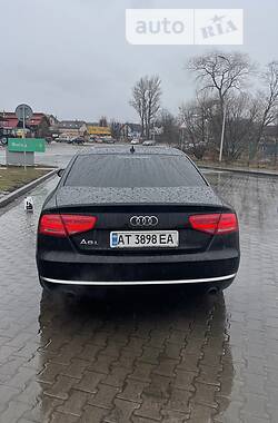 Седан Audi A8 2012 в Ужгороді