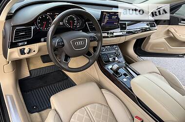 Седан Audi A8 2012 в 