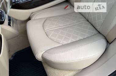 Седан Audi A8 2012 в 