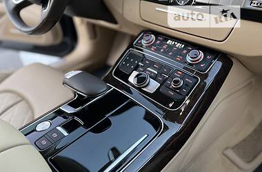 Седан Audi A8 2012 в 