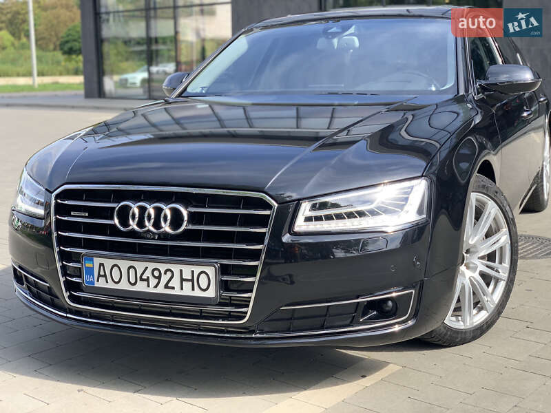 Седан Audi A8 2015 в Ужгороде