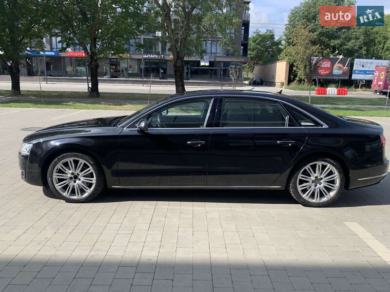 Седан Audi A8 2015 в Ужгороде