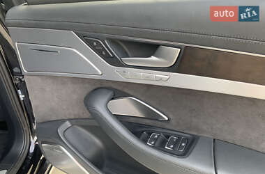 Седан Audi A8 2015 в 