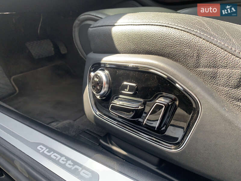 Седан Audi A8 2015 в Ужгороде