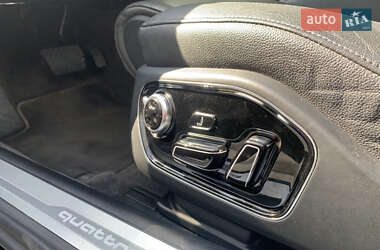 Седан Audi A8 2015 в 