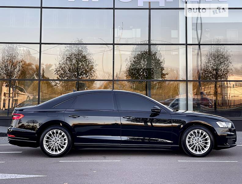 Седан Audi A8 2021 в Киеве