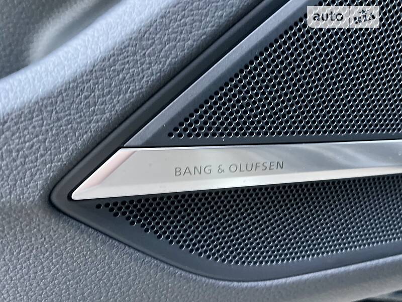 Седан Audi A8 2021 в Киеве