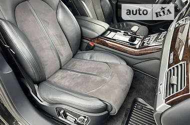Седан Audi A8 2011 в 