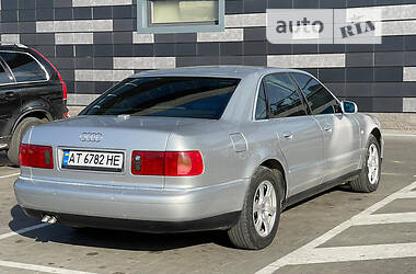Седан Audi A8 2001 в 