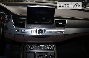 Седан Audi A8 2012 в Днепре