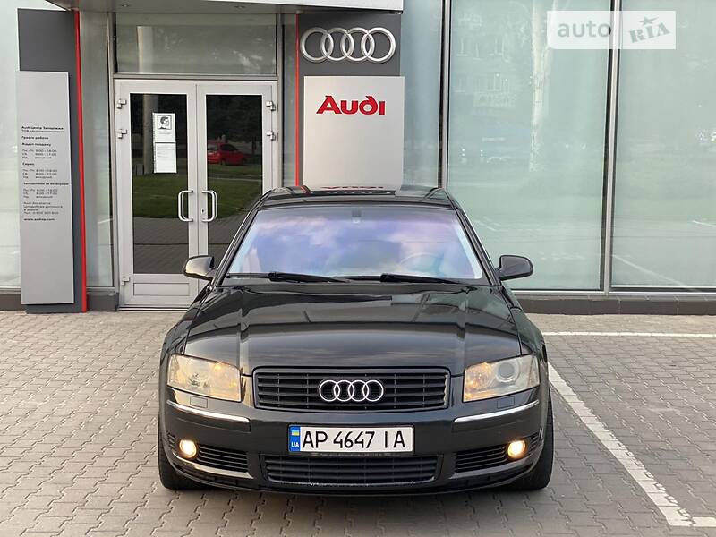 Седан Audi A8 2004 в 