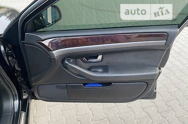 Седан Audi A8 2004 в 