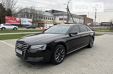 Седан Audi A8 2012 в Ужгороді