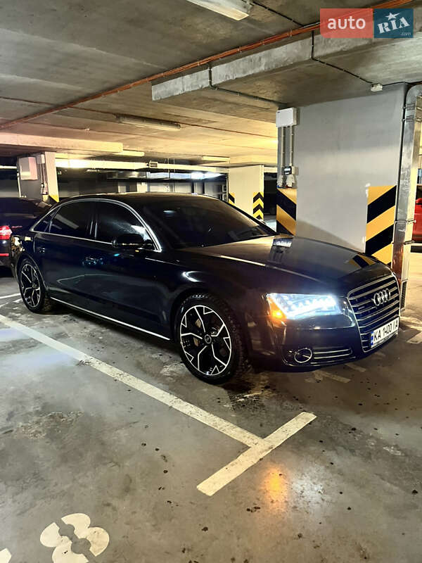 Седан Audi A8 2012 в Киеве