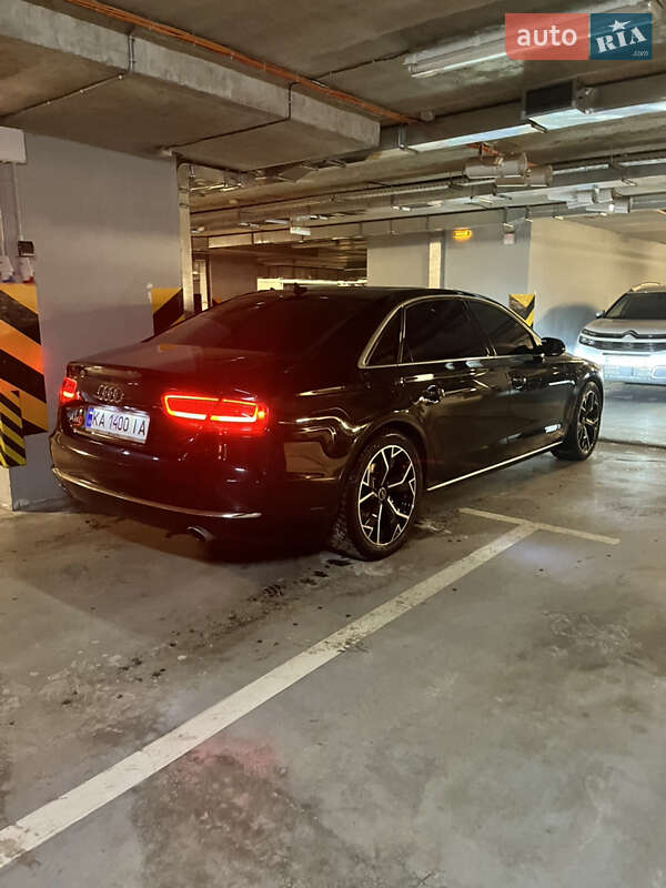 Седан Audi A8 2012 в Киеве