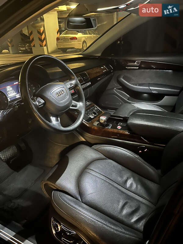 Седан Audi A8 2012 в Киеве