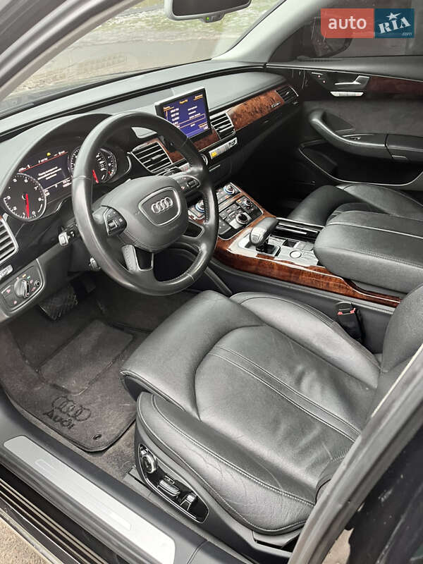 Седан Audi A8 2012 в Киеве