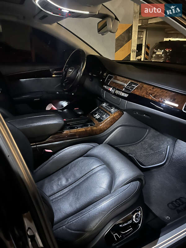 Седан Audi A8 2012 в Киеве