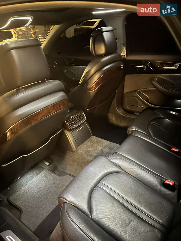 Седан Audi A8 2012 в Києві