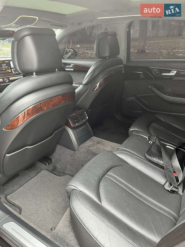 Седан Audi A8 2012 в Киеве