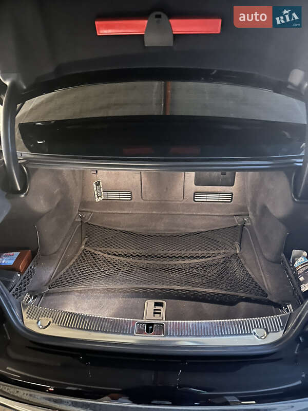 Седан Audi A8 2012 в Киеве