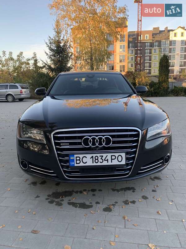 Седан Audi A8 2014 в Львове