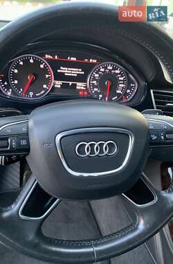Седан Audi A8 2014 в Львове