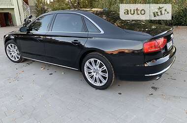 Седан Audi A8 2014 в Львові