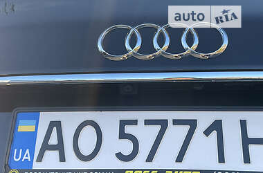 Седан Audi A8 2016 в 