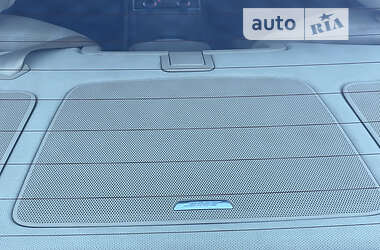 Седан Audi A8 2016 в 
