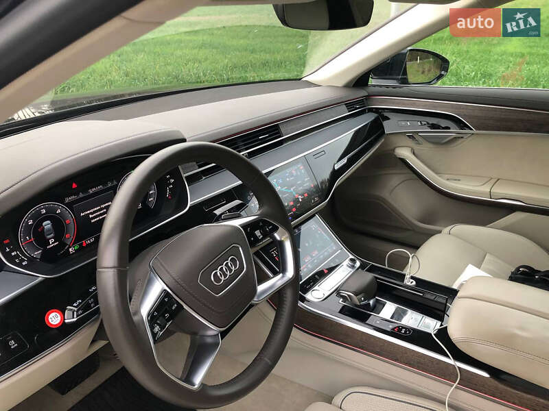 Седан Audi A8 2019 в Херсоне