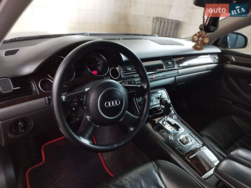 Audi A8 2002