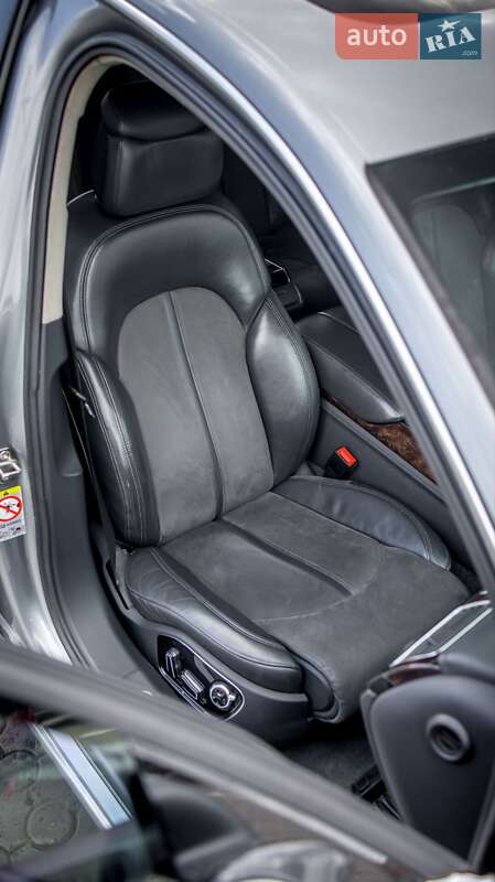 Седан Audi A8 2011 в Черновцах