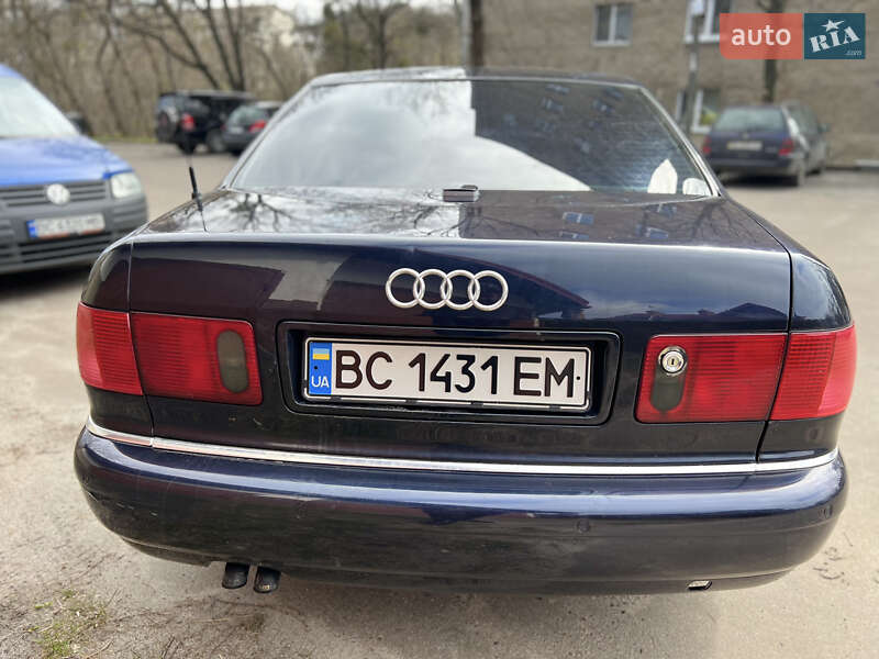 Седан Audi A8 2001 в Львове