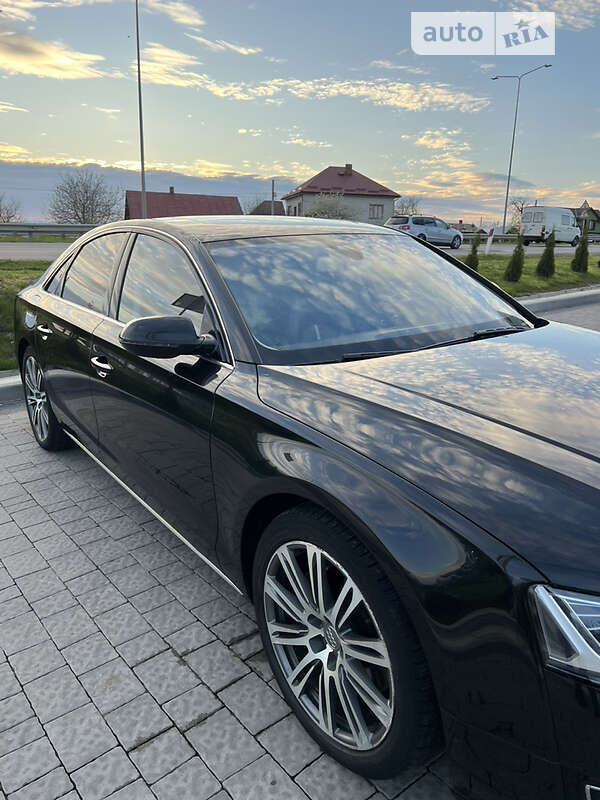 Седан Audi A8 2015 в Львове