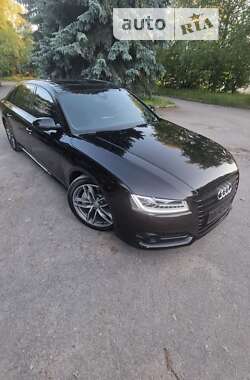 Седан Audi A8 2016 в 