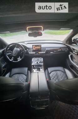 Седан Audi A8 2016 в 