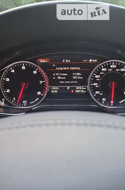 Седан Audi A8 2016 в 