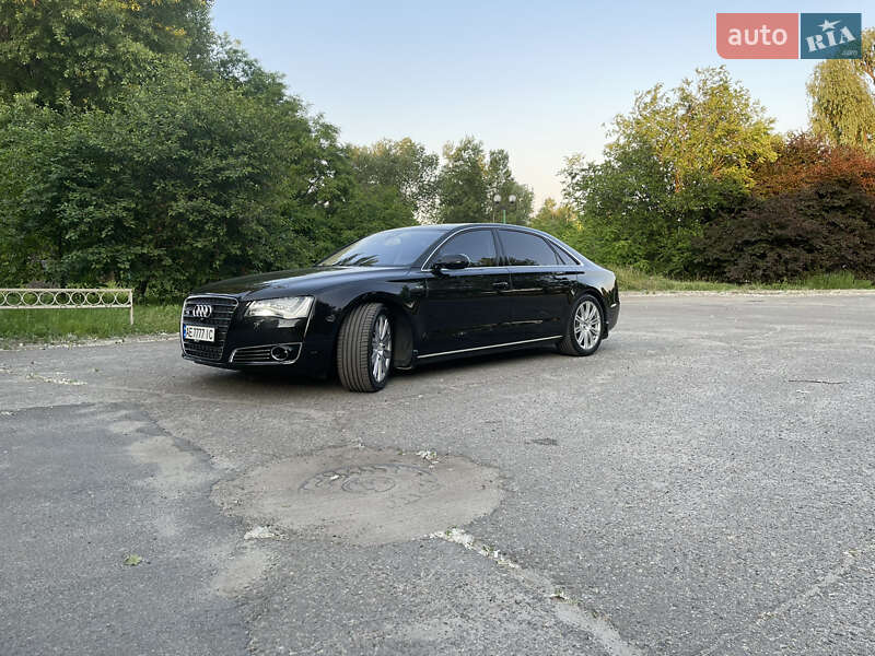 Седан Audi A8 2012 в Днепре