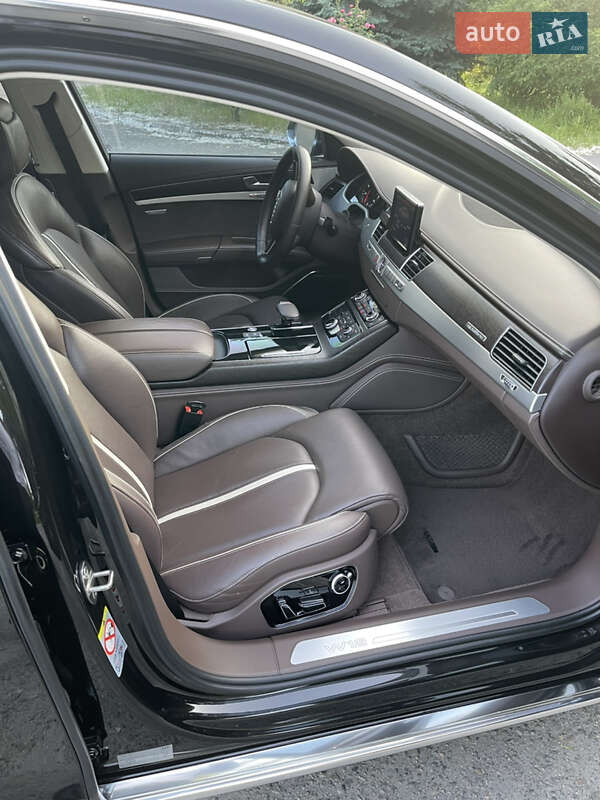 Седан Audi A8 2012 в Днепре