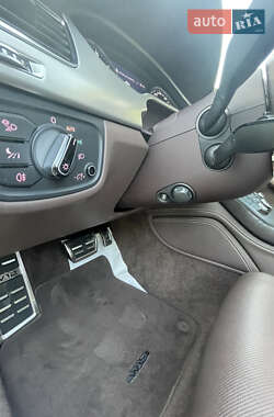 Седан Audi A8 2012 в Днепре