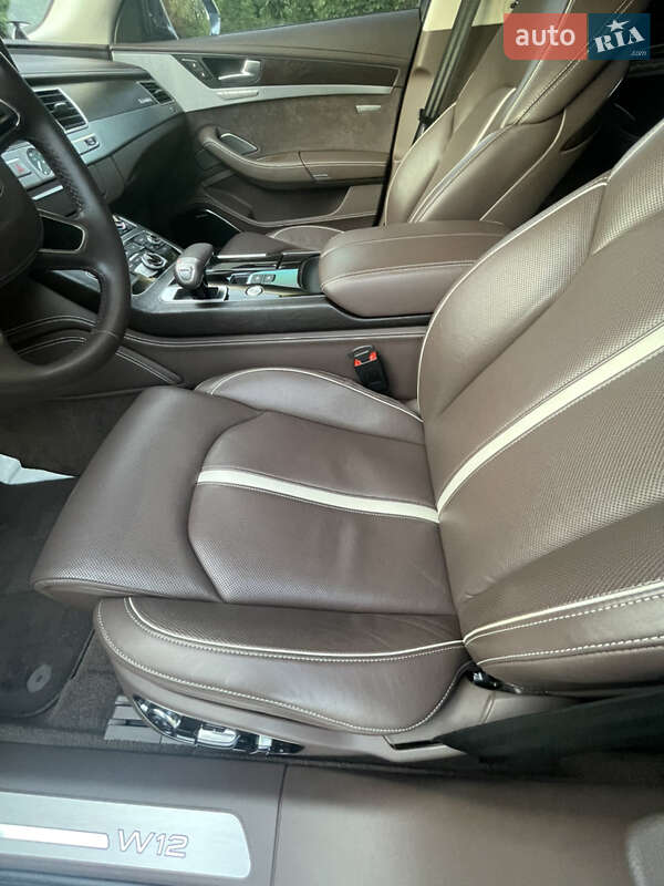 Седан Audi A8 2012 в Днепре