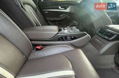 Седан Audi A8 2012 в Днепре