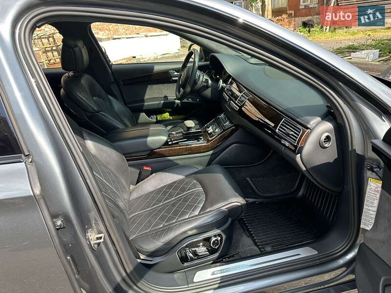 Седан Audi A8 2016 в Коломиї