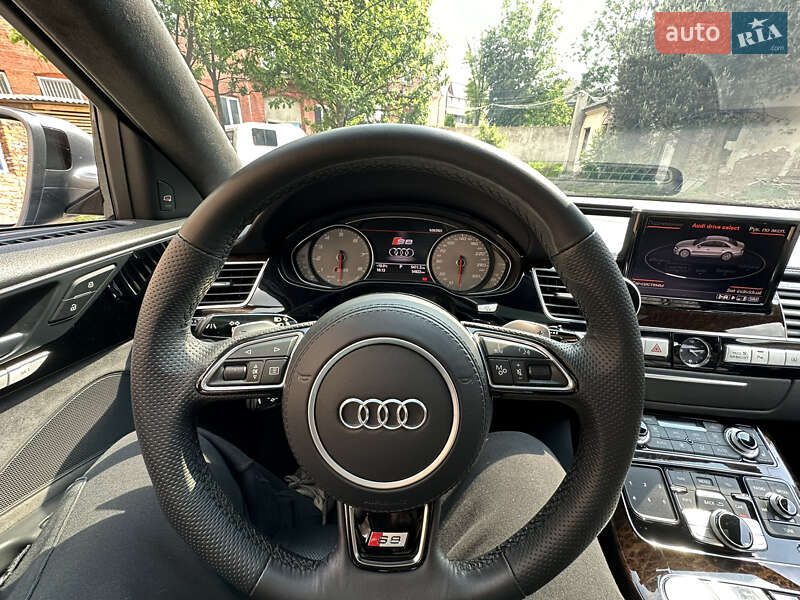 Седан Audi A8 2016 в Коломиї