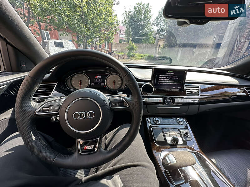 Седан Audi A8 2016 в Коломиї