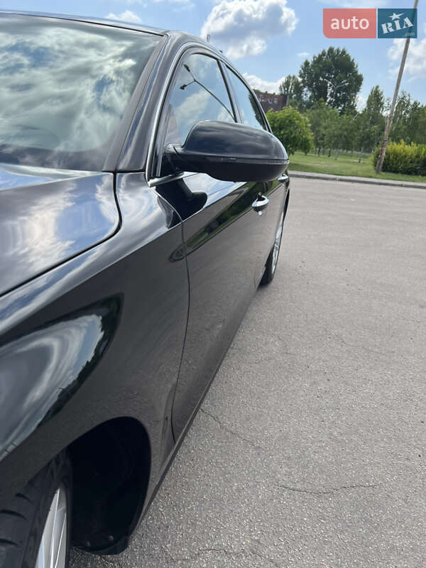 Седан Audi A8 2016 в Кривому Розі